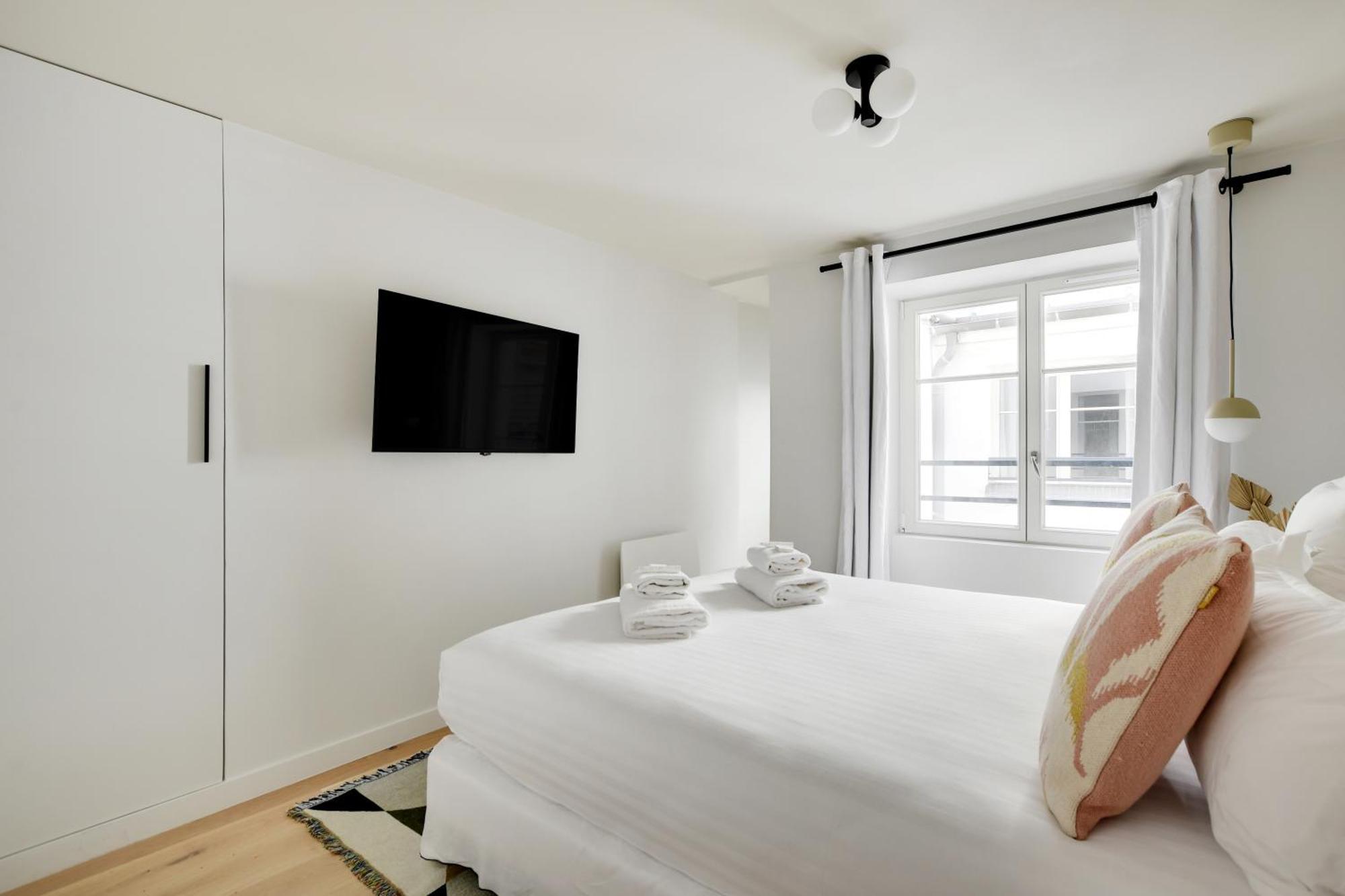 Sereners Apartments In Montorgueil - Rue Saint-Denis Париж Экстерьер фото